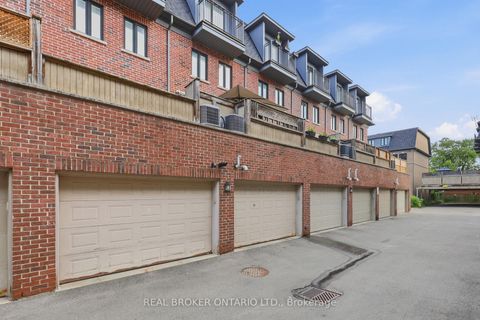 Photo 27 at 39 Lobo Mews, City Centre West, Toronto