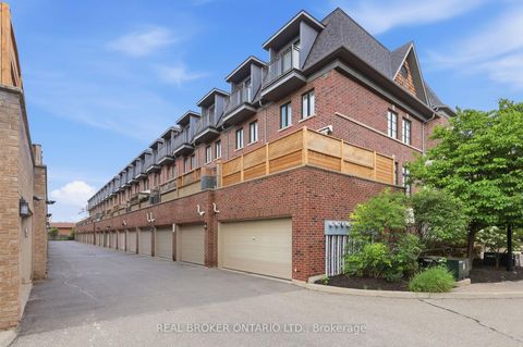 Photo 28 at 39 Lobo Mews, City Centre West, Toronto