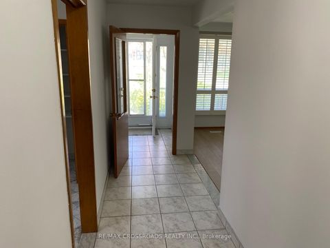 Photo 2 at 91 Bickerton Crescent, Pleasant View, Toronto