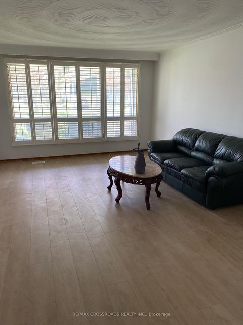 Photo 4 at 91 Bickerton Crescent, Pleasant View, Toronto