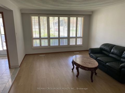 Photo 5 at 91 Bickerton Crescent, Pleasant View, Toronto