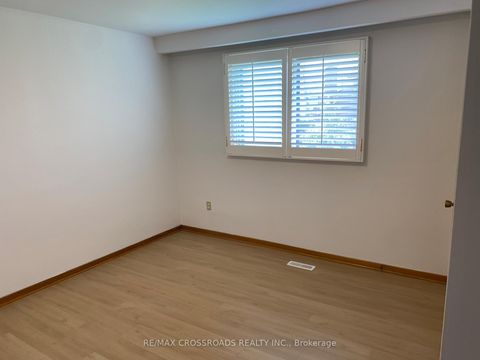 Photo 12 at 91 Bickerton Crescent, Pleasant View, Toronto