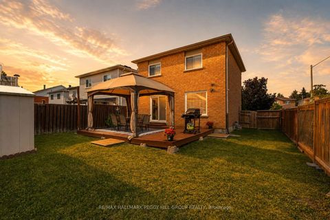 Photo 1 at 35 Victorway Drive, Holly, Barrie