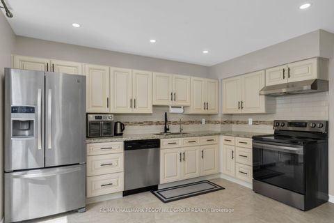 Photo 3 at 35 Victorway Drive, Holly, Barrie