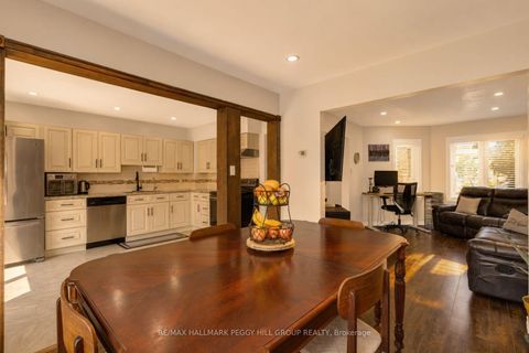 Photo 5 at 35 Victorway Drive, Holly, Barrie