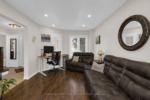 Photo 6 at 35 Victorway Drive, Holly, Barrie