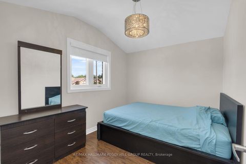 Photo 8 at 35 Victorway Drive, Holly, Barrie