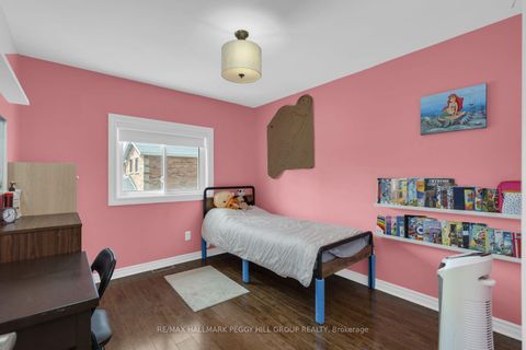 Photo 9 at 35 Victorway Drive, Holly, Barrie