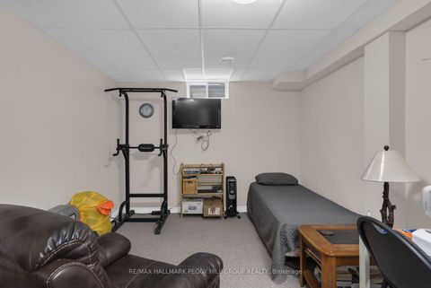 Photo 11 at 35 Victorway Drive, Holly, Barrie