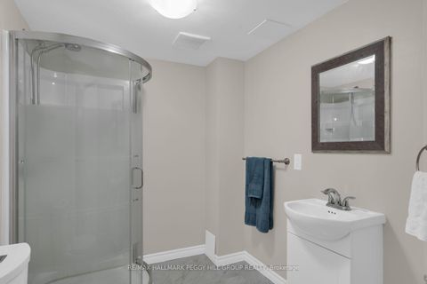 Photo 12 at 35 Victorway Drive, Holly, Barrie