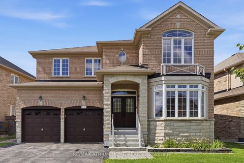 Photo 1 at 526 Mavrinac Boulevard, Bayview Northeast, Aurora