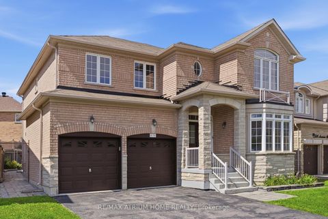 Photo 3 at 526 Mavrinac Boulevard, Bayview Northeast, Aurora