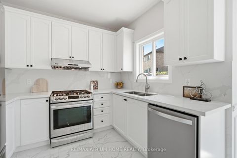 Photo 15 at 526 Mavrinac Boulevard, Bayview Northeast, Aurora
