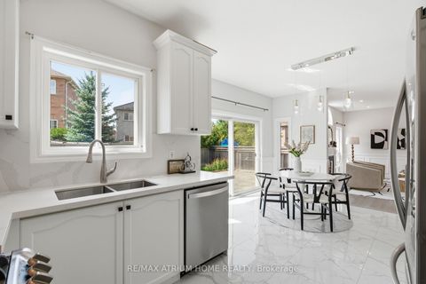 Photo 16 at 526 Mavrinac Boulevard, Bayview Northeast, Aurora