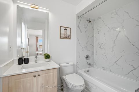 Photo 26 at 526 Mavrinac Boulevard, Bayview Northeast, Aurora