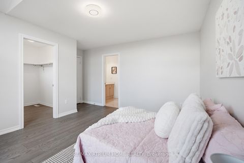 Photo 29 at 526 Mavrinac Boulevard, Bayview Northeast, Aurora