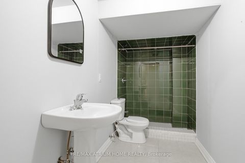 Photo 34 at 526 Mavrinac Boulevard, Bayview Northeast, Aurora
