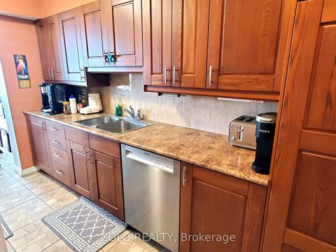Photo 9 at 805 - 3233 Eglinton Avenue E, Scarborough Village, Toronto