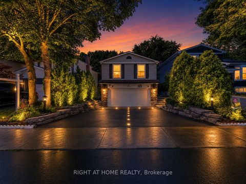 Photo 4 at 168 Springhead Gardens, North Richvale, Richmond Hill