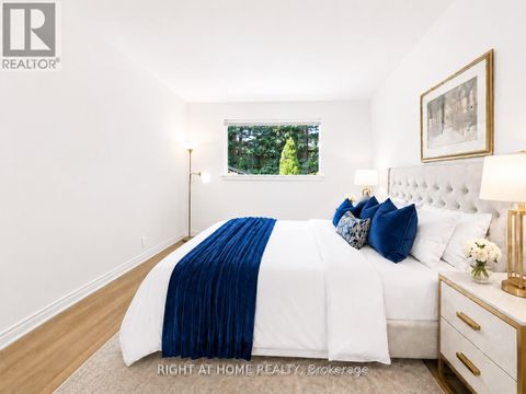 Photo 18 at 168 Springhead Gardens, North Richvale, Richmond Hill