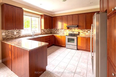 Photo 11 at 52 Prince William Way, Shore, Barrie