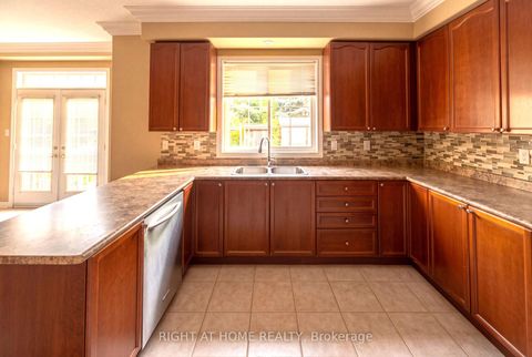 Photo 12 at 52 Prince William Way, Shore, Barrie