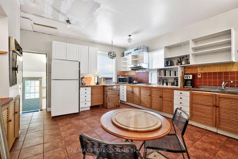 Photo 12 at 284 Indian Road, Swansea, Toronto