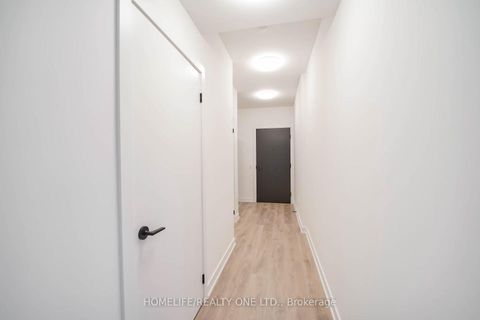 Photo 4 at 1111 - 117 Broadway Avenue, Mount Pleasant West, Toronto