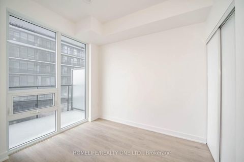 Photo 9 at 1111 - 117 Broadway Avenue, Mount Pleasant West, Toronto