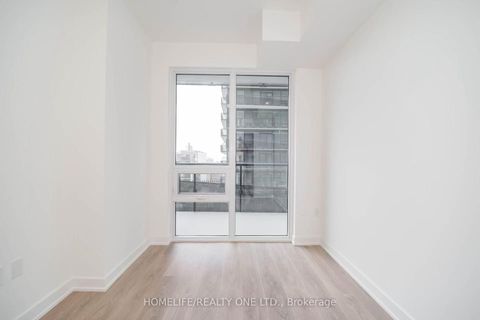 Photo 10 at 1111 - 117 Broadway Avenue, Mount Pleasant West, Toronto