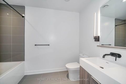 Photo 13 at 1111 - 117 Broadway Avenue, Mount Pleasant West, Toronto