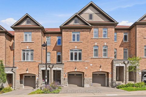 Photo 4 at 114 Gordon Circle, College Manor, Newmarket