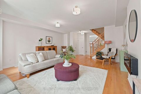 Photo 7 at 114 Gordon Circle, College Manor, Newmarket