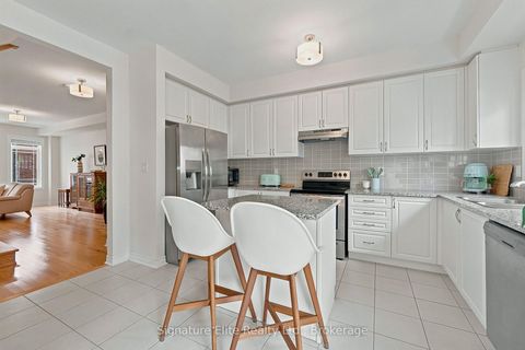 Photo 10 at 114 Gordon Circle, College Manor, Newmarket