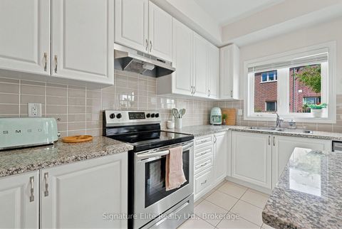 Photo 13 at 114 Gordon Circle, College Manor, Newmarket