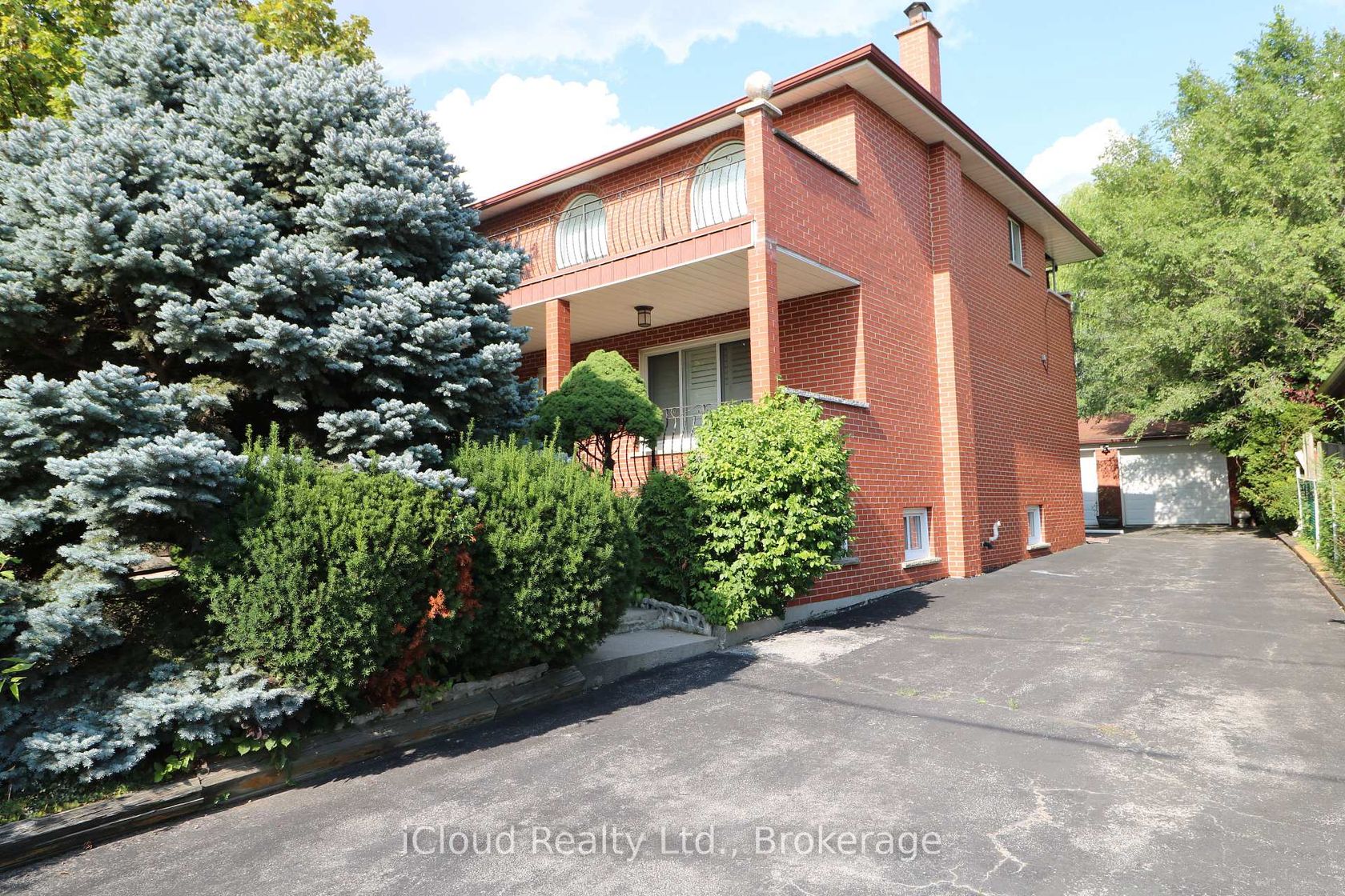 9 Benalto Road, Glen Park, Toronto 