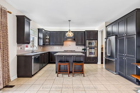 Photo 3 at 12 Oldham Street, Vellore Village, Vaughan