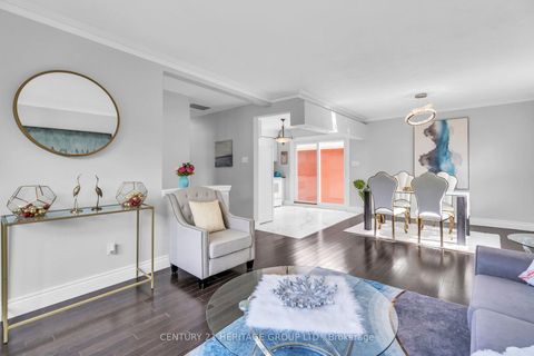 Photo 7 at 53 Wilstead Drive, Central Newmarket, Newmarket