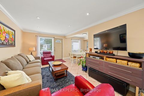 Photo 7 at 37 St Lucie Drive, Humbermede, Toronto