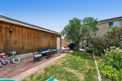 Photo 33 at 37 St Lucie Drive, Humbermede, Toronto