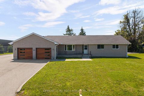 Photo 1 at 355 Mapleview Drive W, Holly, Barrie