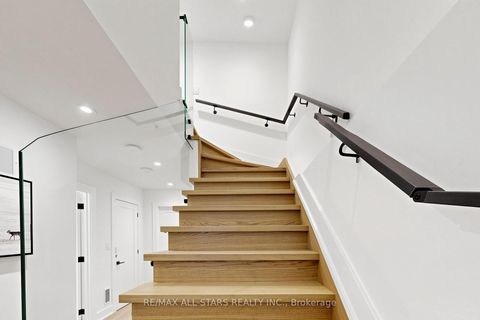 Photo 33 at 127 Banff Road, Mount Pleasant East, Toronto