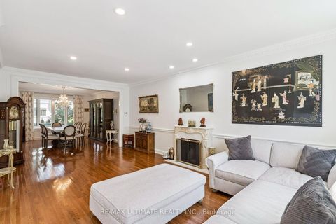 Photo 11 at 1 Versailles Court, Don Mills, Toronto