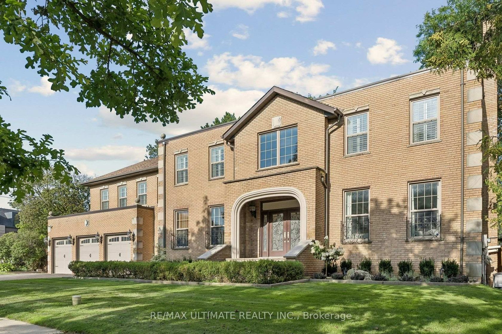 1 Versailles Court, Don Mills, Toronto 