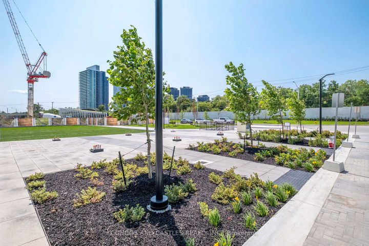 Photo 11 at 2012 - 29 Green Trail Court, Bayview Village, Toronto