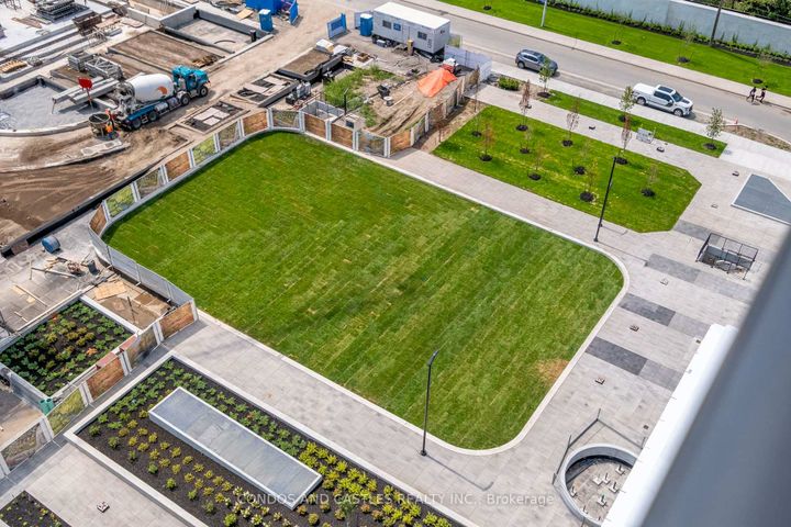 Photo 15 at 2012 - 29 Green Trail Court, Bayview Village, Toronto