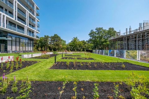 Photo 8 at 2012 - 29 Green Trail Court, Bayview Village, Toronto