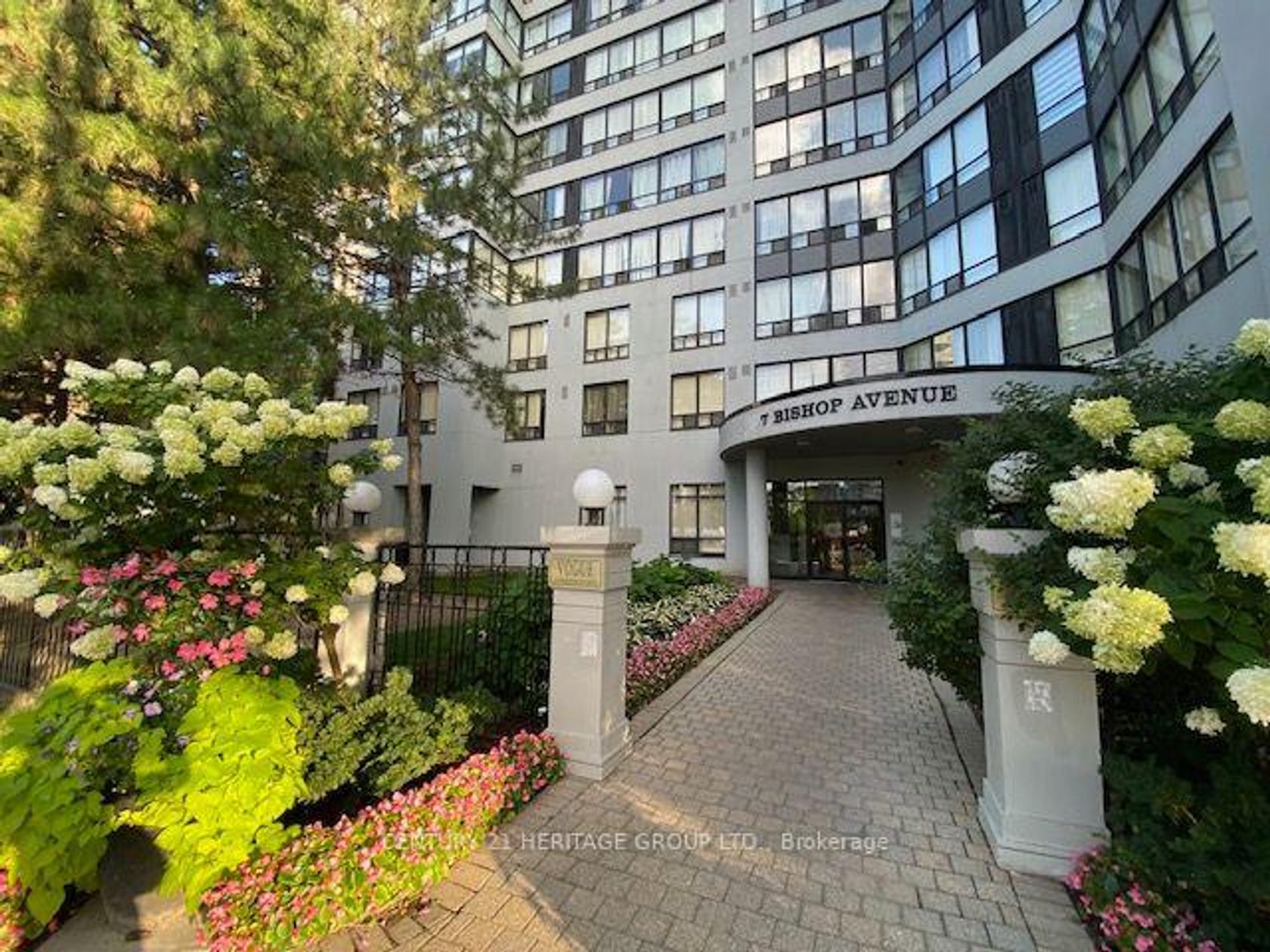 1204 - 7 Bishop Avenue, Newtonbrook East, Toronto 