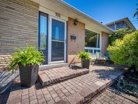 Photo 1 at 751 Greenfield Crescent, Leslie Valley, Newmarket