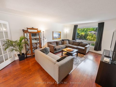 Photo 3 at 751 Greenfield Crescent, Leslie Valley, Newmarket